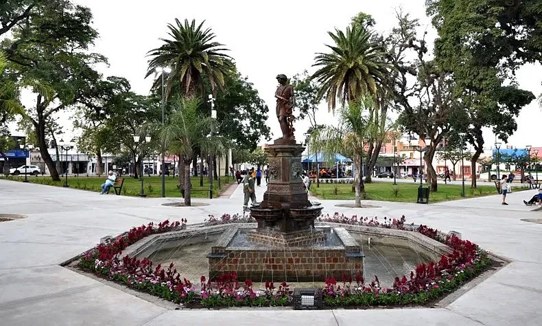 Plaza 25 de Mayo Belen
